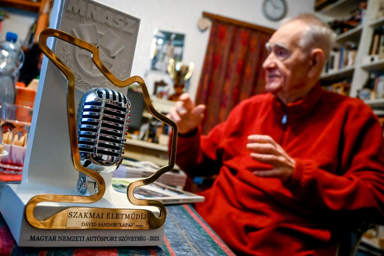 Dávid Sándor köszönetet mondott, és reméli, senkinek sem maradt adósa