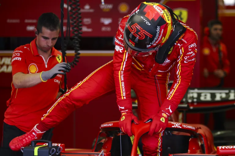 Sainz visszatérésével számol a Ferrari