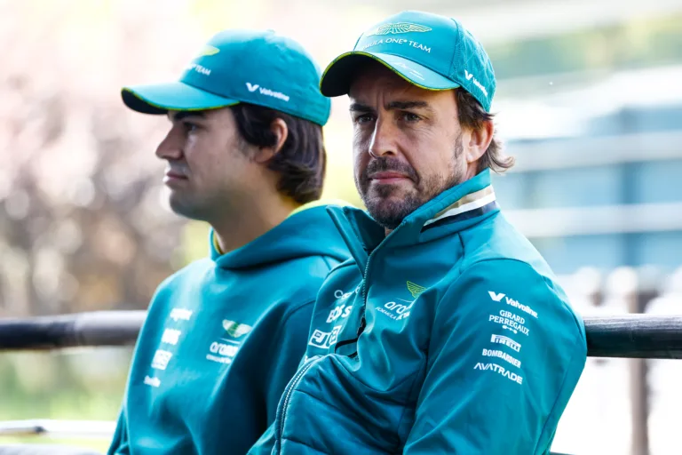Alonso megtanulta úgy kritizálni a csapattársát, hogy az igazából dicséretnek hangzik