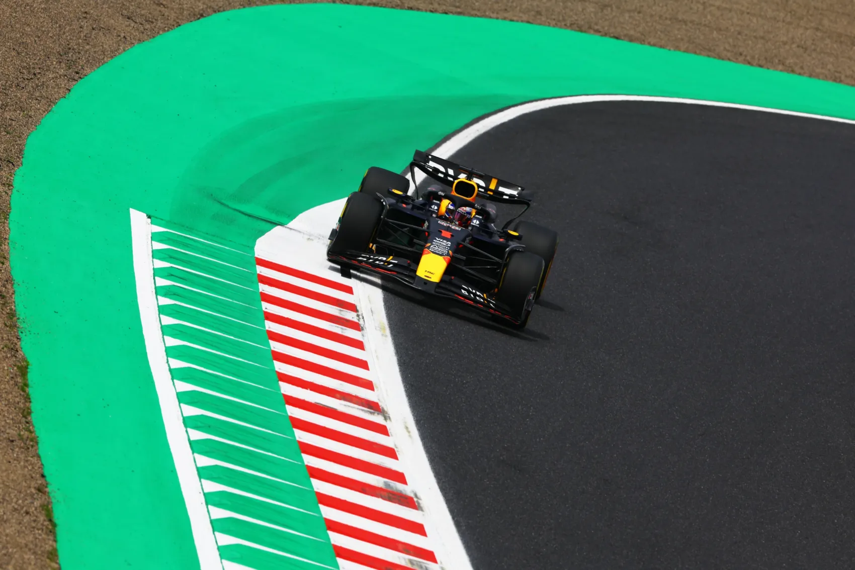 Jelentős a Red Bull előnye az időmérő előtt, a Ferrari helyett a Mercedes lehet a legközelebbi üldöző