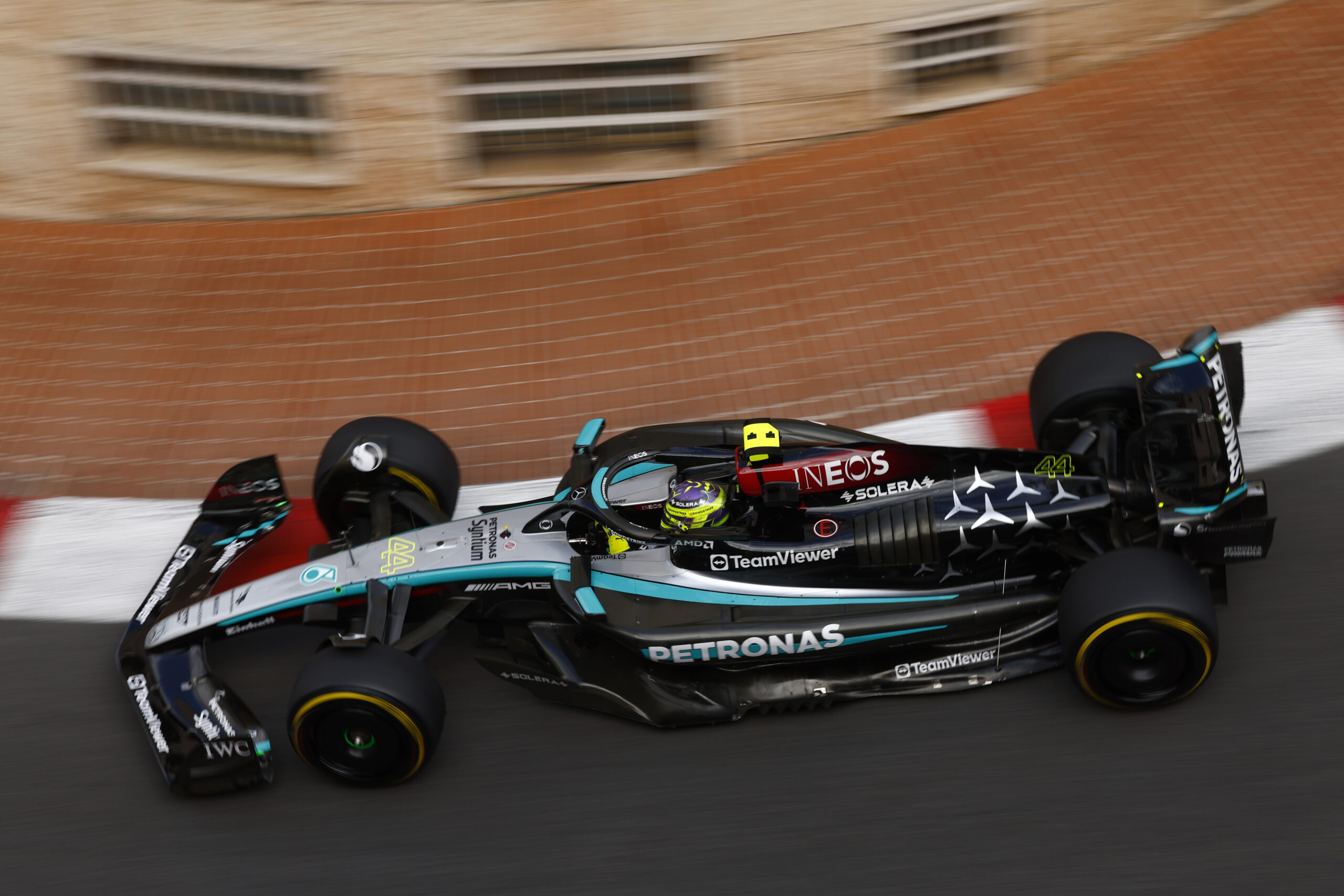 Wolff magát nyugtatja: a Ferrari 16 éve nem nyert semmit, mi csak 3