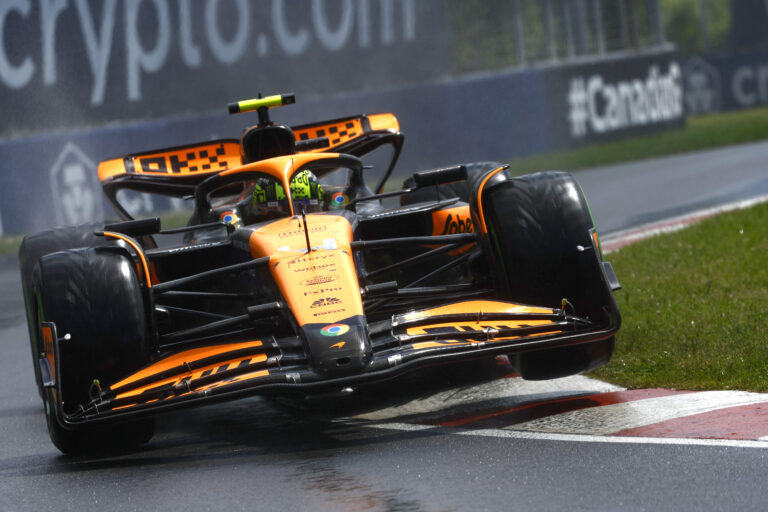 Norris nem a balszerencsére mutogat: a McLarennel együtt hibáztak