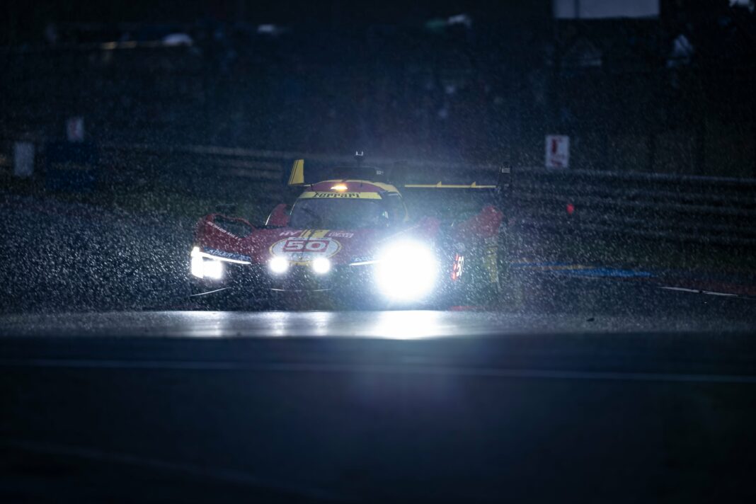 Le Mans, Ferrari, eső