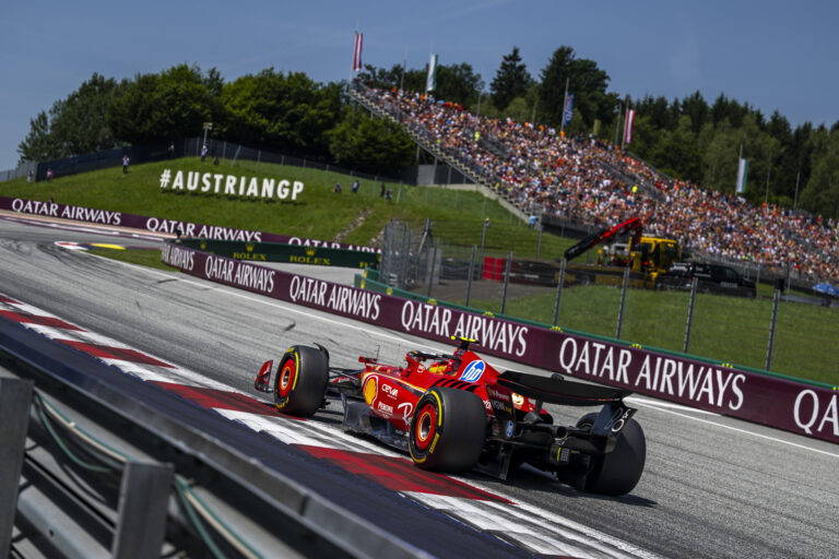 Sainz riadót fújt a Ferrarinak, de élvezni akarja a pillanatot