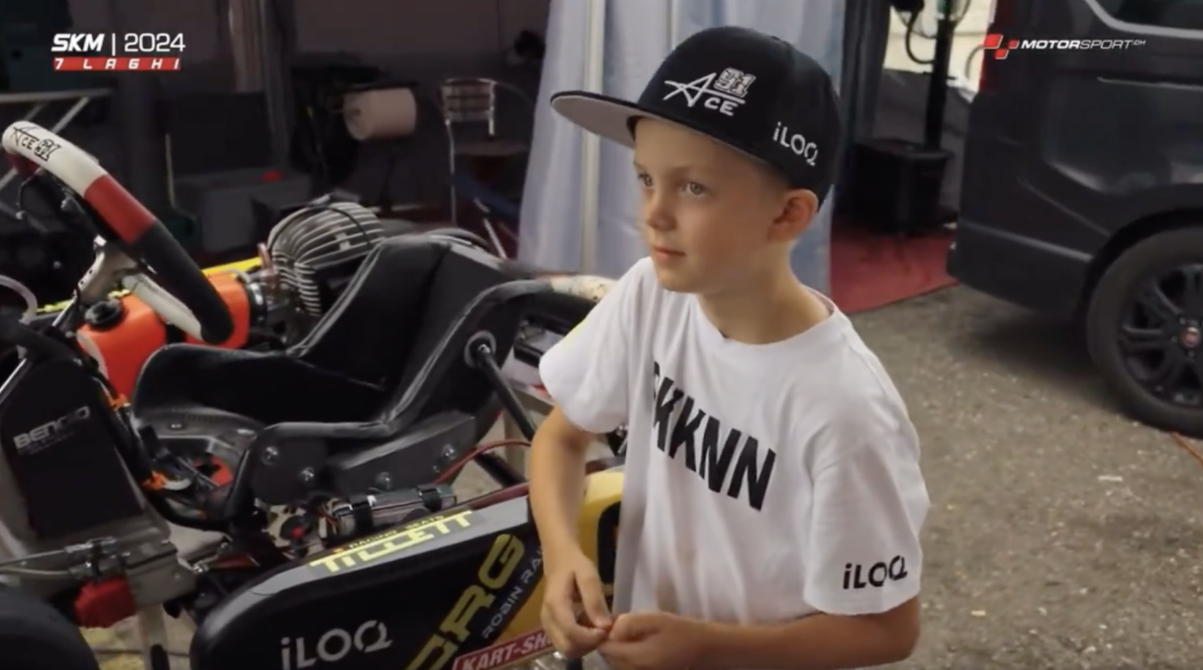 A kis Räikkönen új bajnokságban indult, előtte apját idéző interjút adott (videó)