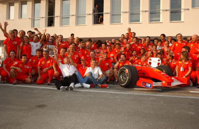 Michael Schumacher, Corinna Schumacher, Willi Weber, Jean Todt, Rubens Barrichello, Luca Badoer, Luca Baldisserri, Ferrari, Magyar Nagydíj, 2001