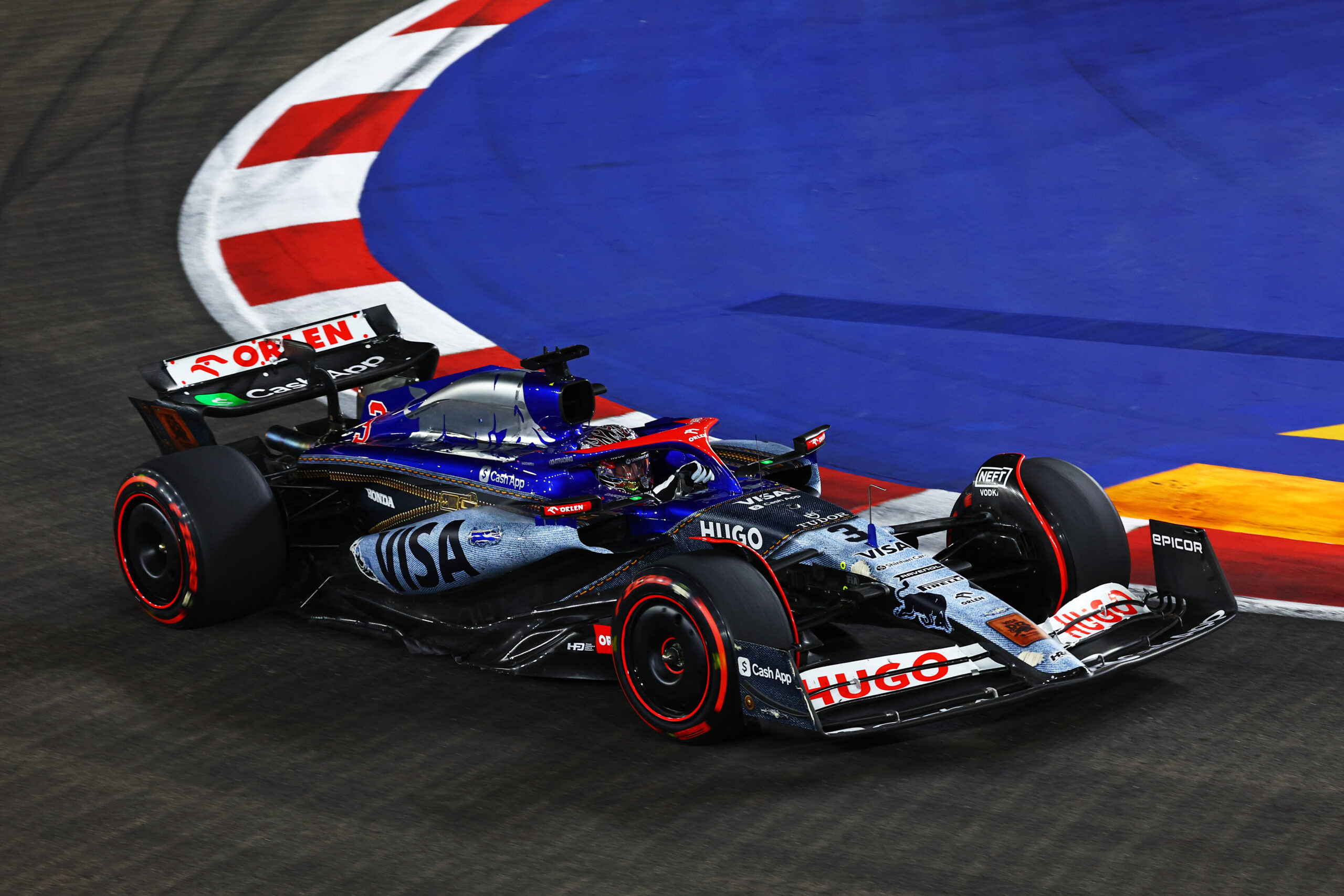 A Red Bull négy autóval harcol Norris ellen? A McLaren furcsállja Ricciardo húzását