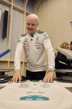 Valtteri Bottas, Mercedes, Adidas