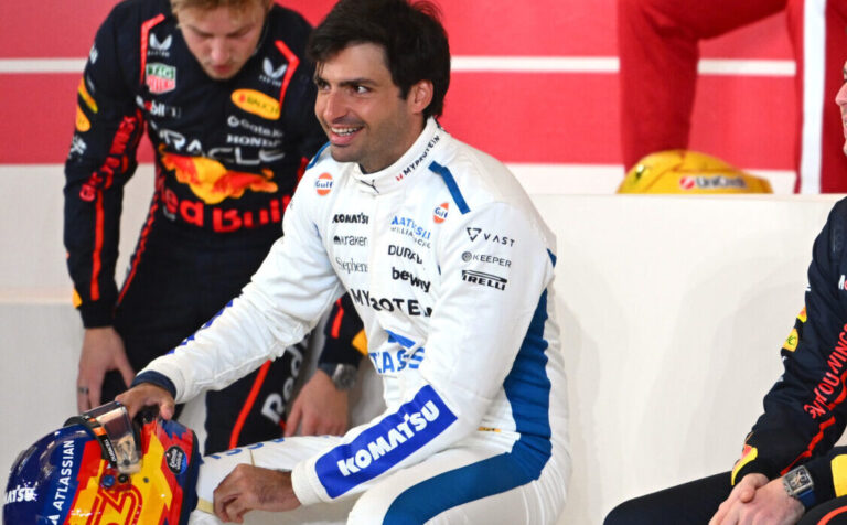 Sainz végre találkozott a kislánnyal, aki az unikornisával szerencsét hozott