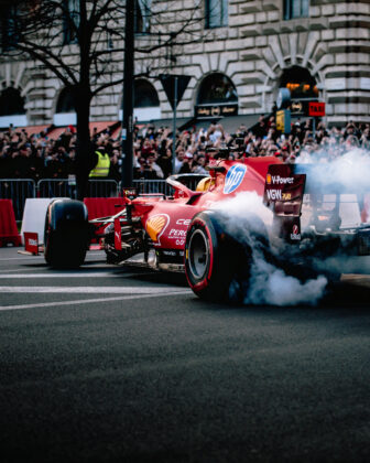 Lewis Hamilton, Ferrari, bemutató, Milánó