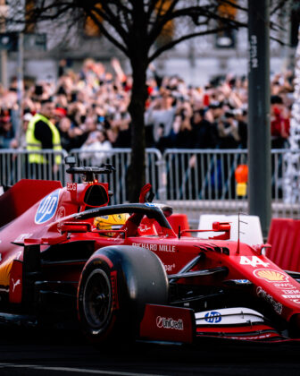 Lewis Hamilton, Ferrari, bemutató, Milánó