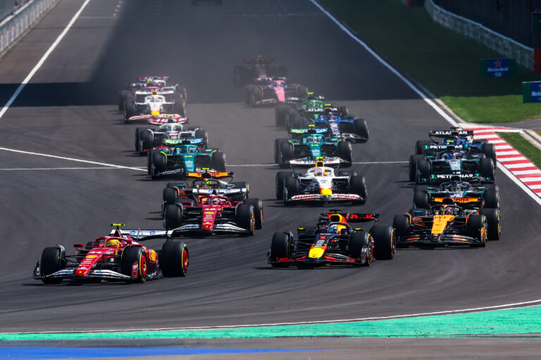 Kína, sprint, rajt, Hamilton, Ferrari, Verstappen, Red Bull