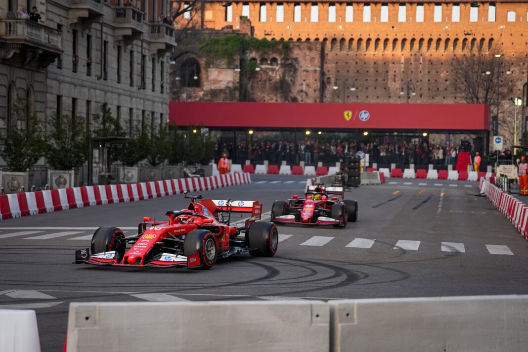 Hamilton, Leclerc, Ferrari, bemutató, Milánó