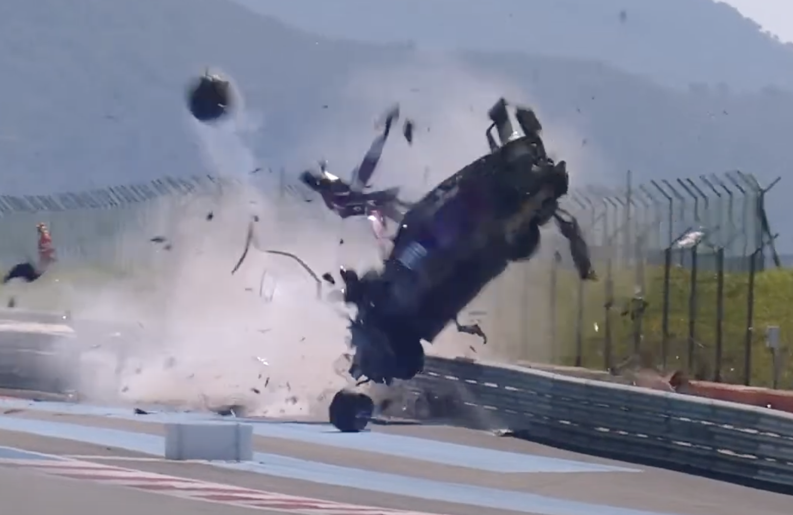 Brutális balesetek történtek az elmúlt hétvégéken – két Porsche és egy Ferrari is elszállt (videó)