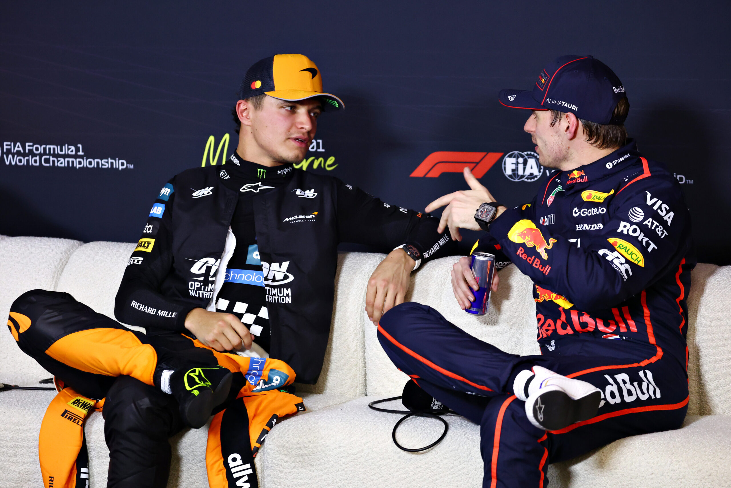Verstappen és Norris kicsit leoltották a hibázó Sainzt – jó, nem is olyan kicsit