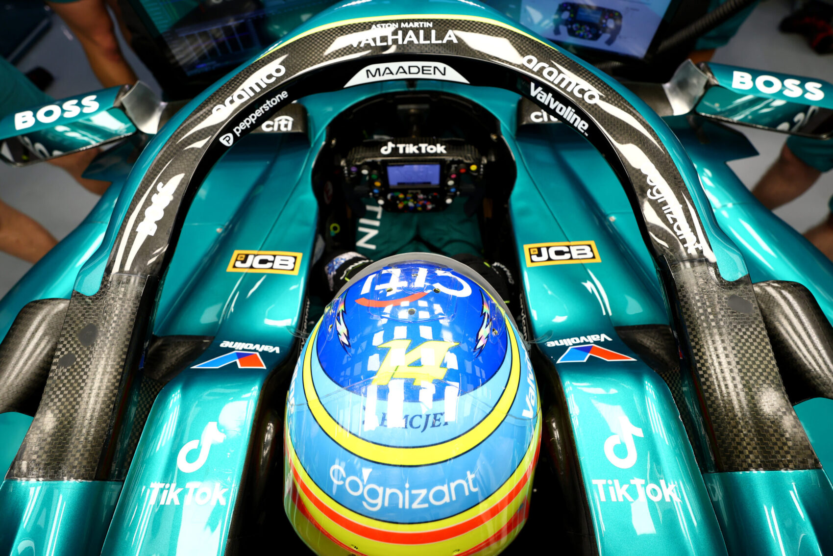 Alonso így reagált arra, hogy menet közben maradt a kezében az Aston Martin kormánya