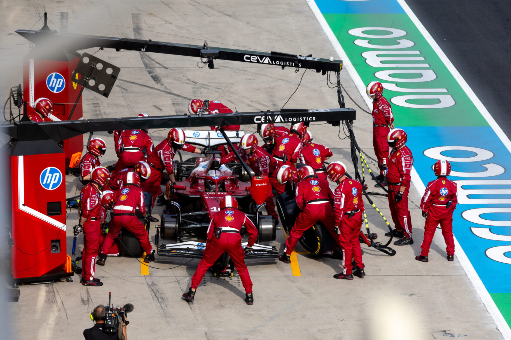 Különös vizsgálatot rendelt el az FIA a Ferrari ellen, mert az feltűnően jól csinált valamit