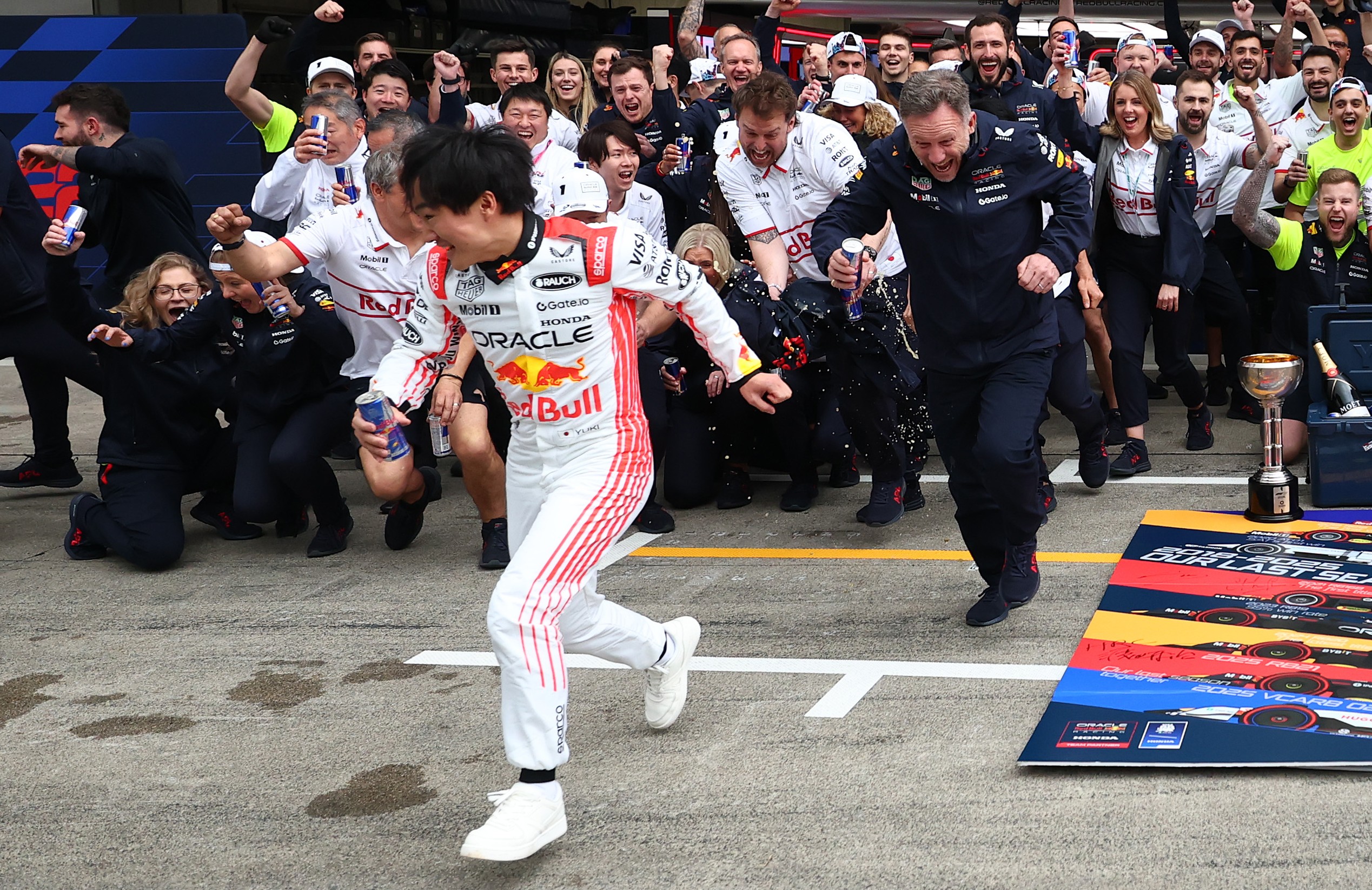 Tsunoda nem így képzelte első versenyét a Red Bull-lal, máris beállt a sorba az újabb utódjelölt