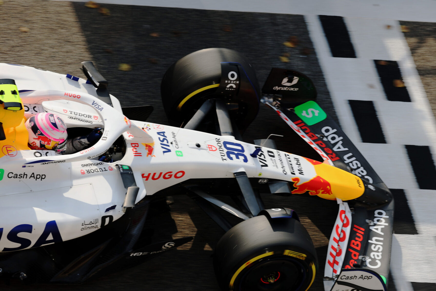 A Red Bull lefokozott pilótája követte el a sokba kerülő hibát, nem technikai probléma lépett fel