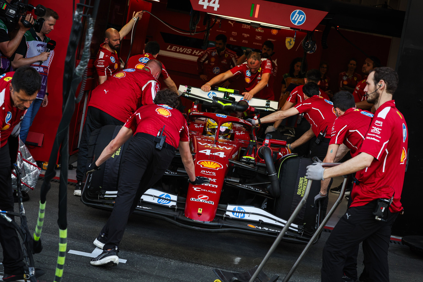 Hamilton újabb mélypontra jutott, de világbajnoktól kap biztatást