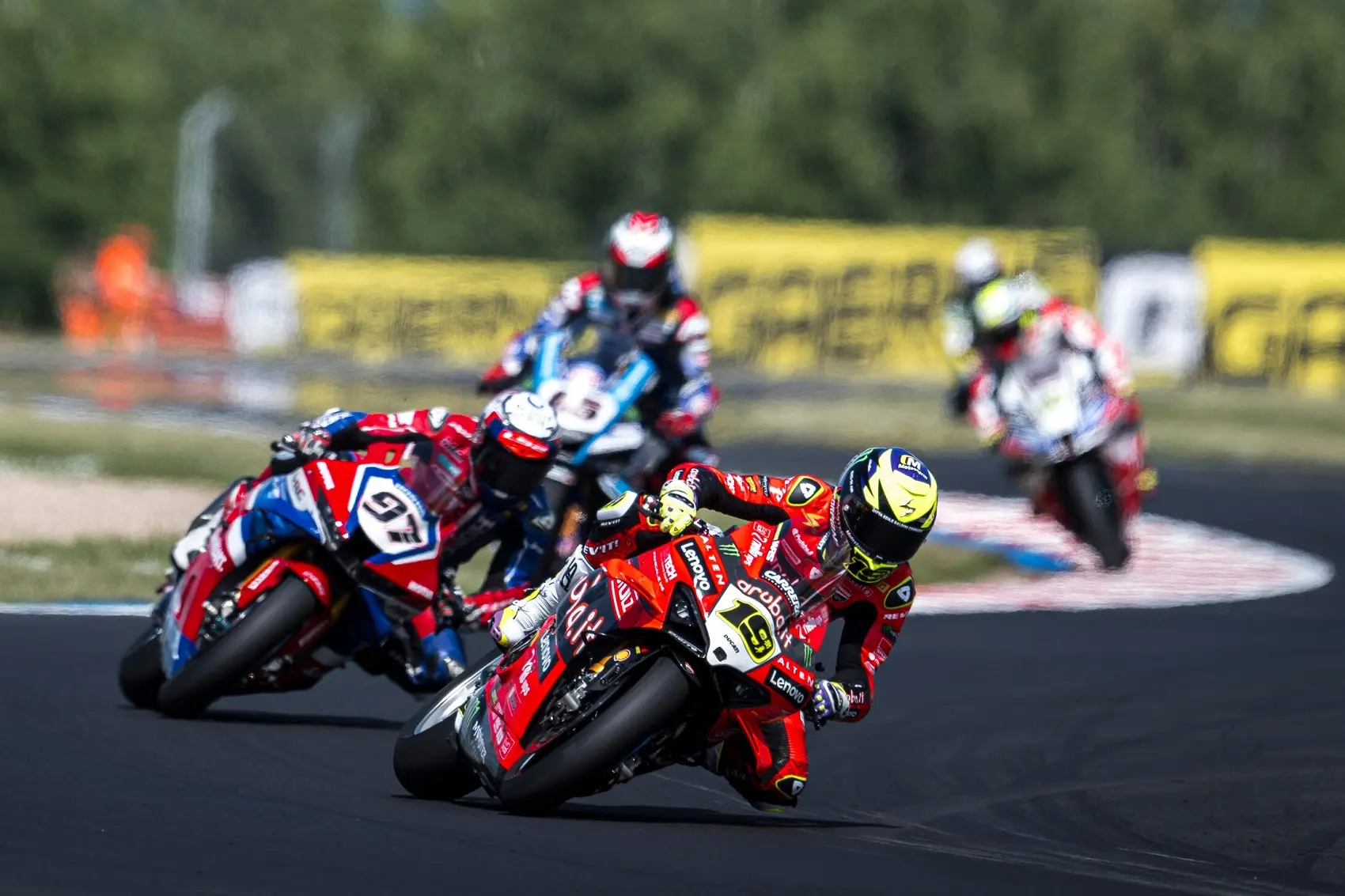 A Superbike-vb a közelmúltban nem vonzotta a MotoGP versenyzőit – mostantól változik a helyzet?