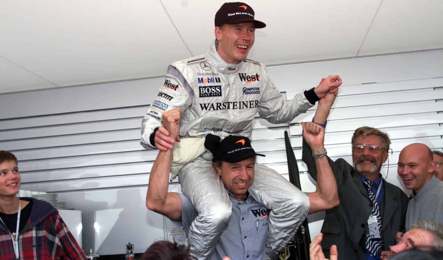 „Majdnem meghalt!” – egy üveg vodkát döntött le az egyik futam után az F1-es világbajnok