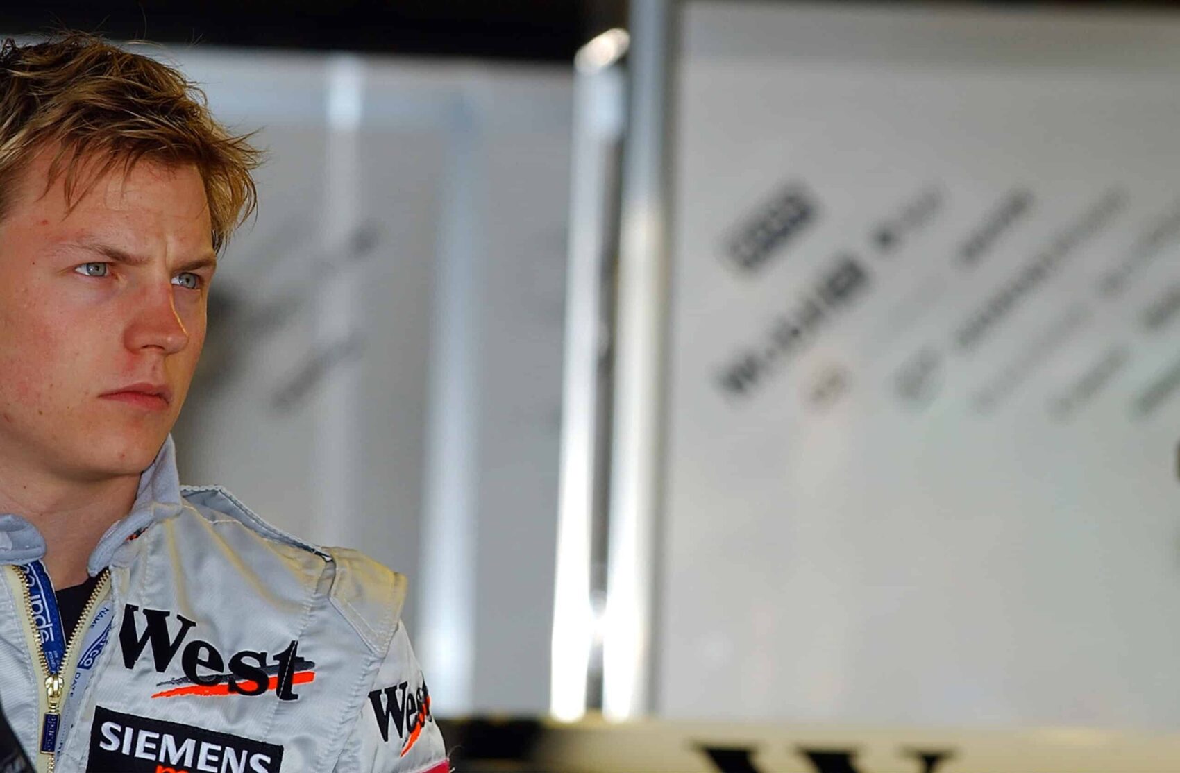 Ez már Räikkönennek is sok volt – 22 éve debütált az életveszélyes McLaren