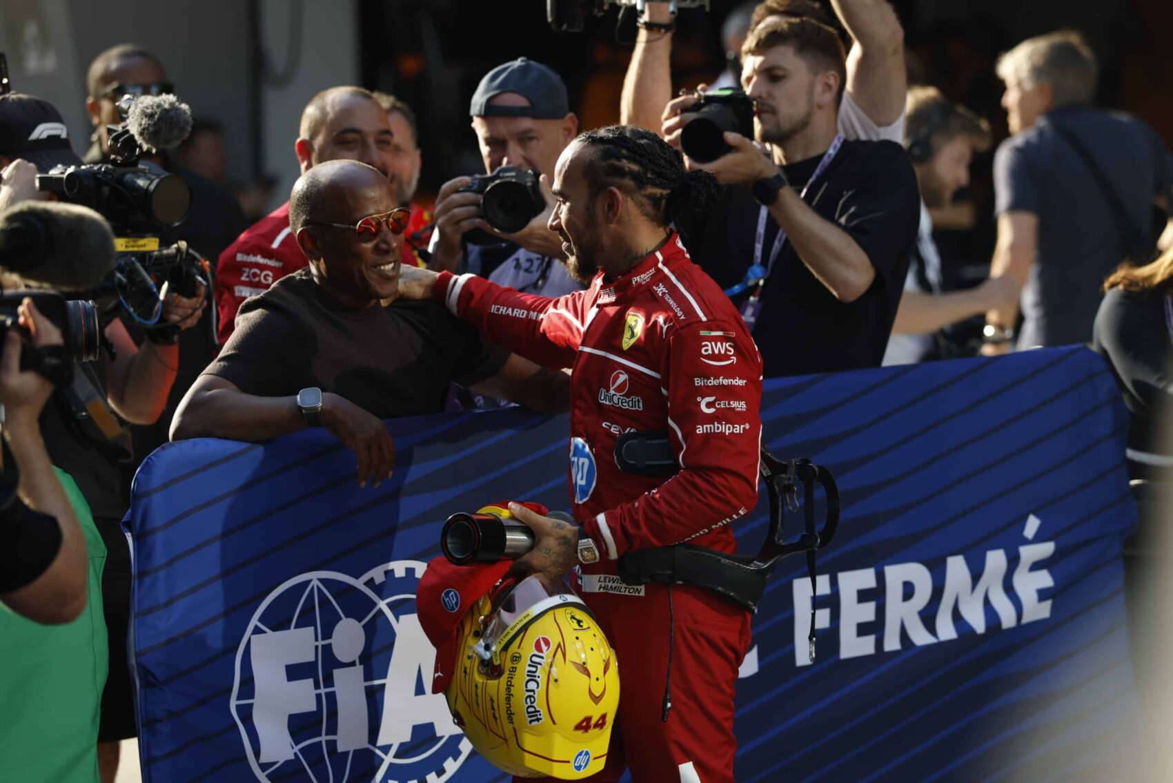 Furcsán összeérnek a szálak a Hamilton család és az FIA között