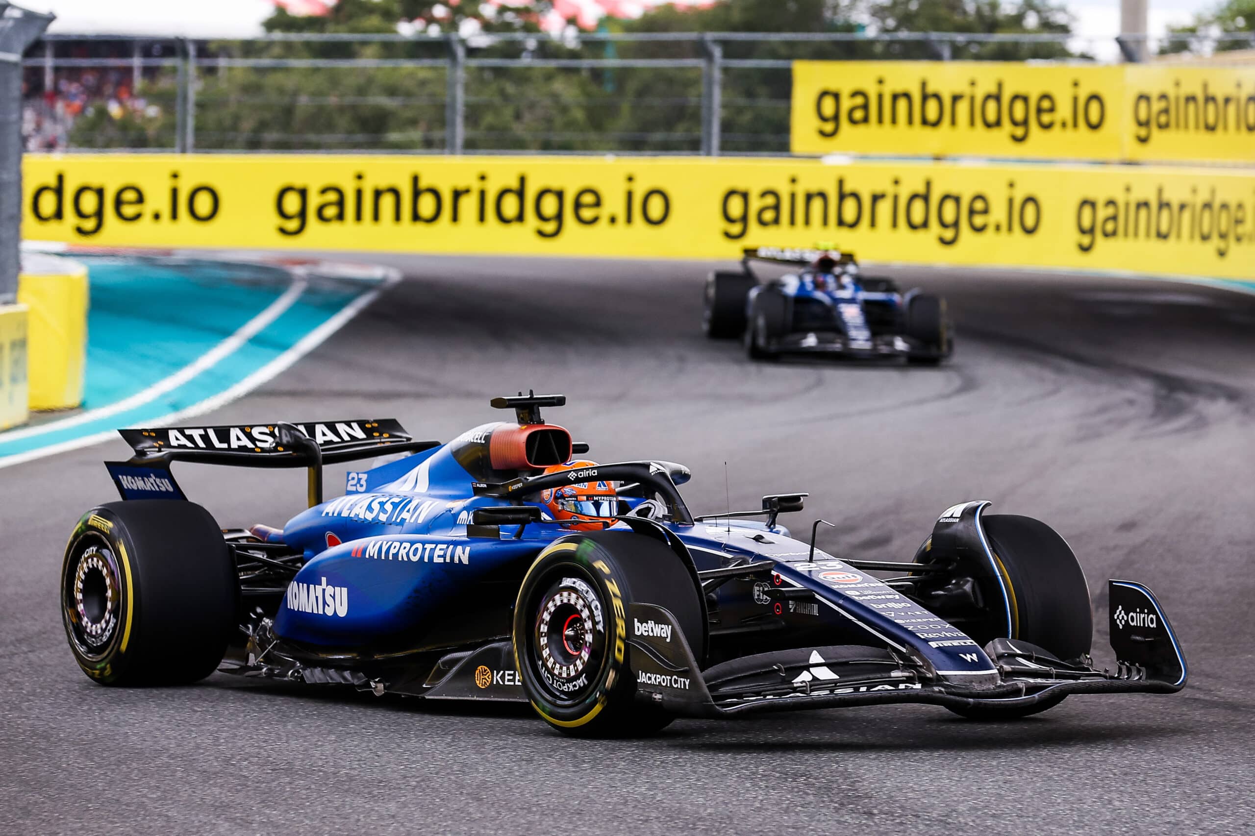 „Teljesen hülyének tűnsz” – mi történt valójában a Ferrariénál is nagyobb csapatutasításos balhéban?