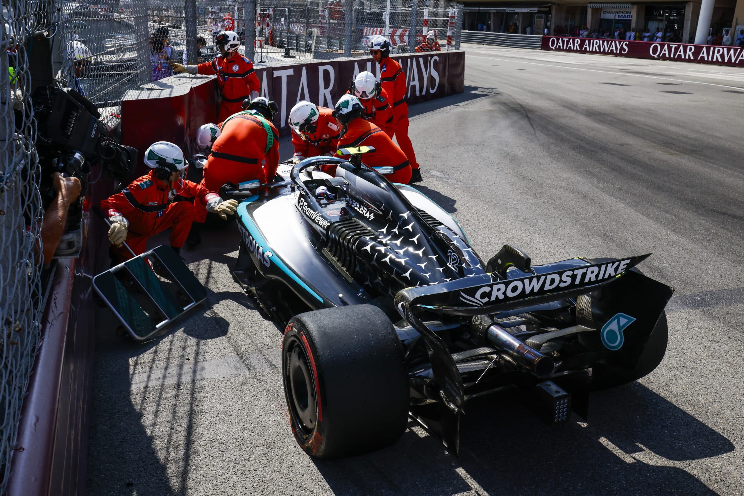 Már csak egy dologban bíznak a Mercedesnél az „ablakon kidobott” időmérő után