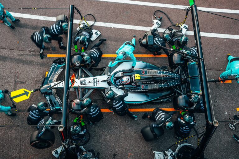 A Mercedes az F1-es mélypontjára jutott, és már Alonso is közelít a minardis évekhez