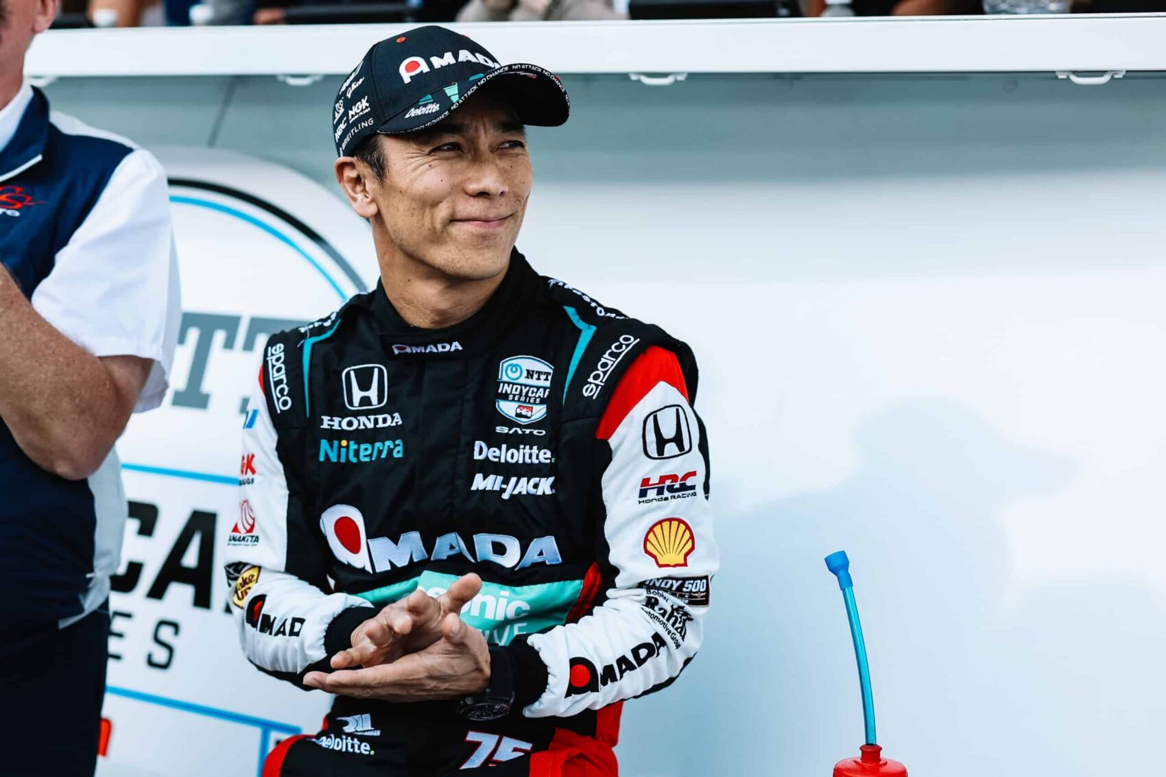 A ChatGPT-től kért vezetési tanácsokat a 370-nel falnak csapódó korábbi F1-es pilóta