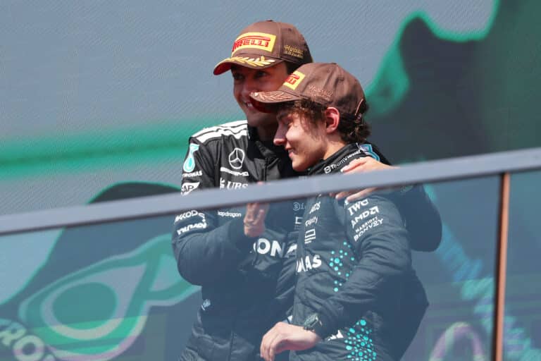 A Mercedes Russell válláról levette a terhet, Antonelliből lesz az új Bottas?