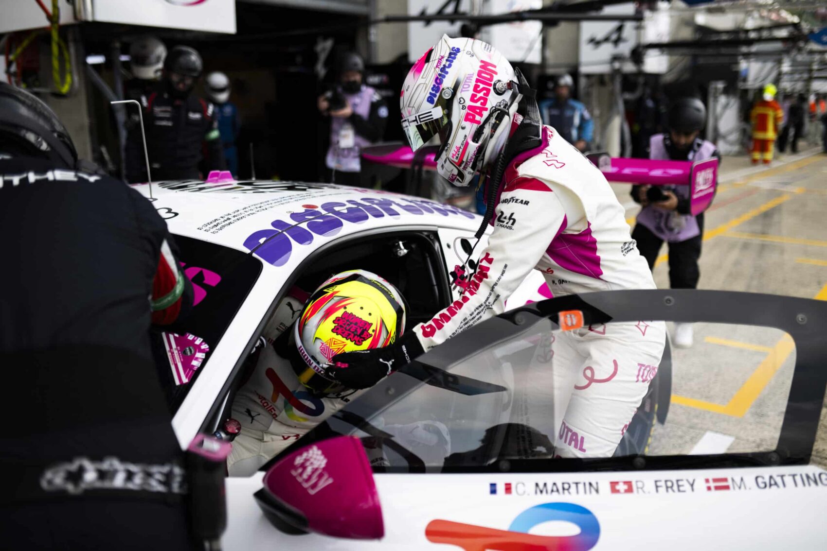 Saját csapata törte el a versenyzője lábát a Le Mans-i futam előtt