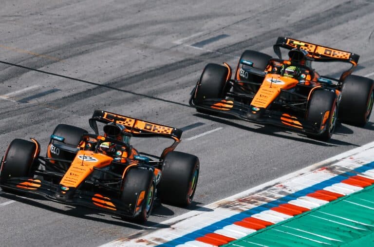 Piastri már a Hamilton-rekordot ostromolja – tényleg valaha volt legjobb szezonját futja a McLaren?