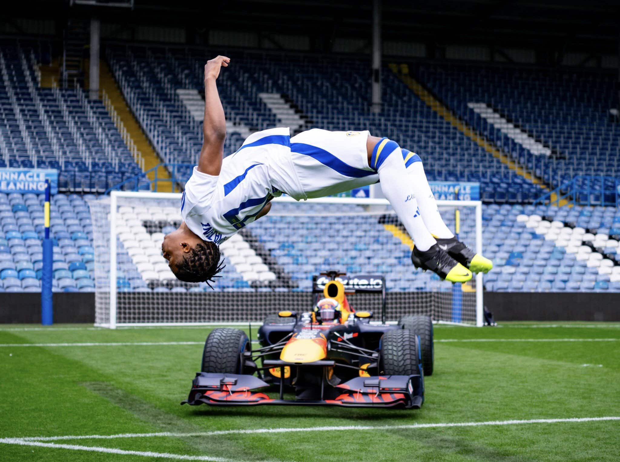 Melyik a gyorsabb, egy F1-es Red Bull vagy egy focista? Le kellett tesztelni, mert nem egyértelmű