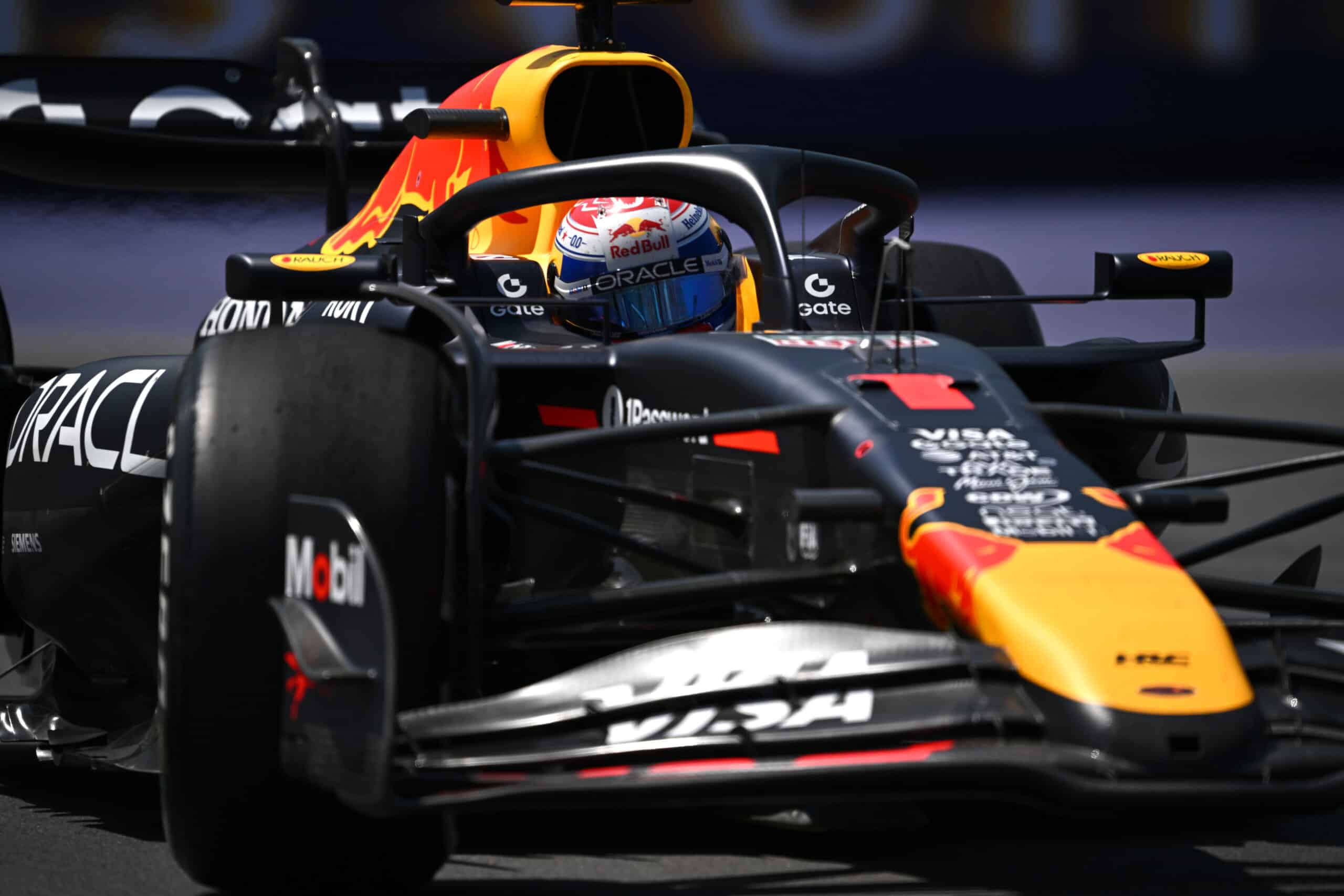 Rengeteget segít az F1-es versenyzőknek, hogy nem azt látják az autóból, ami a szemük előtt van