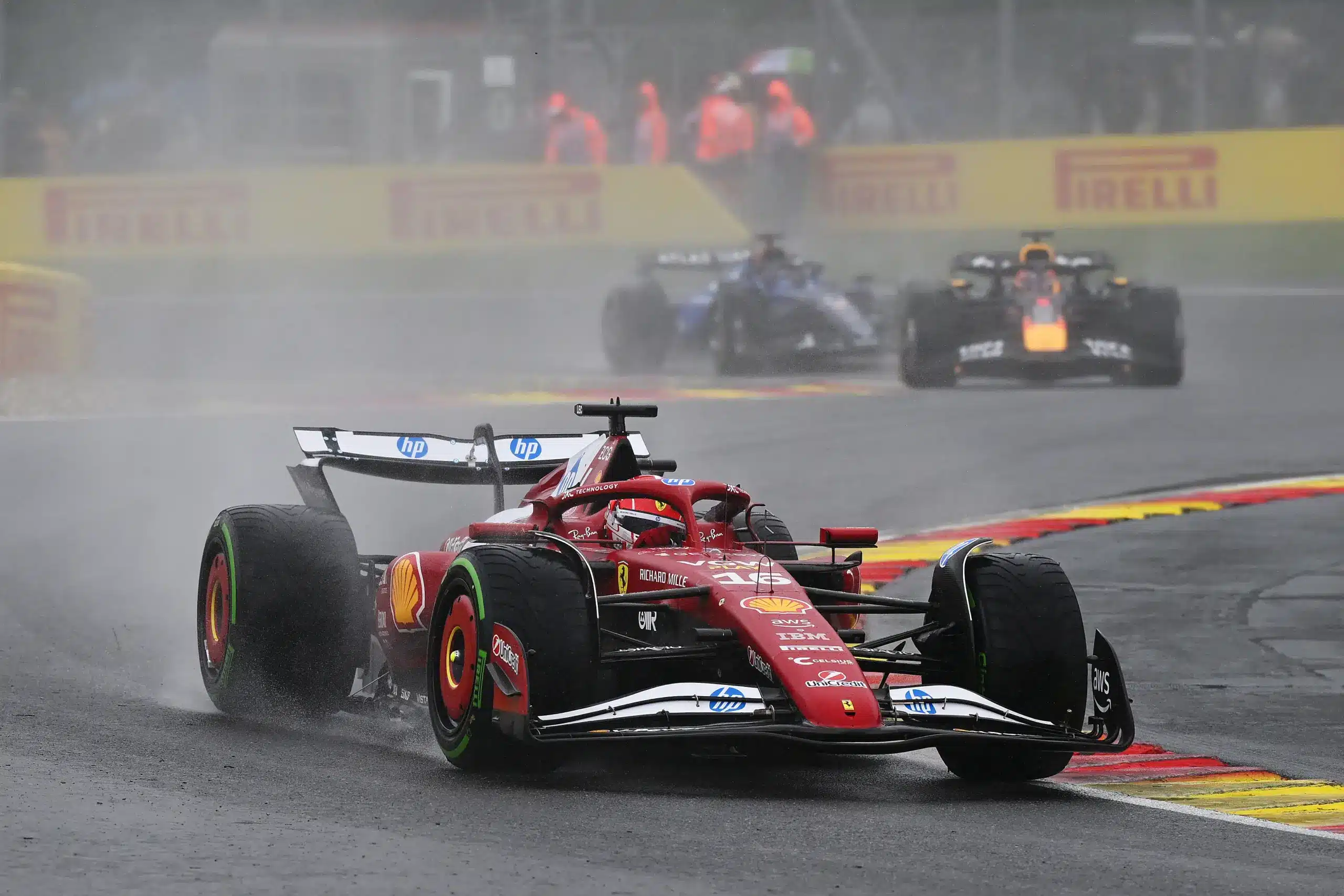 A halálos baleset miatt húzták az időt Spában? Két párhuzamos valóságban élnek az F1-es versenyzők