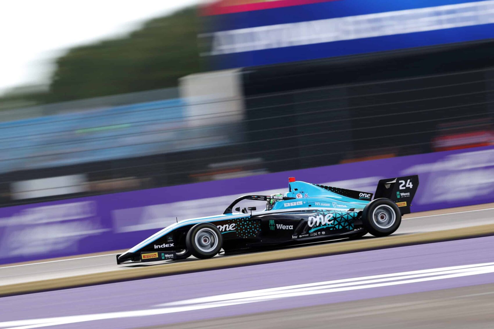 Molnár Martin 5. hellyel fejezte be a silverstone-i F1-es hétvégét