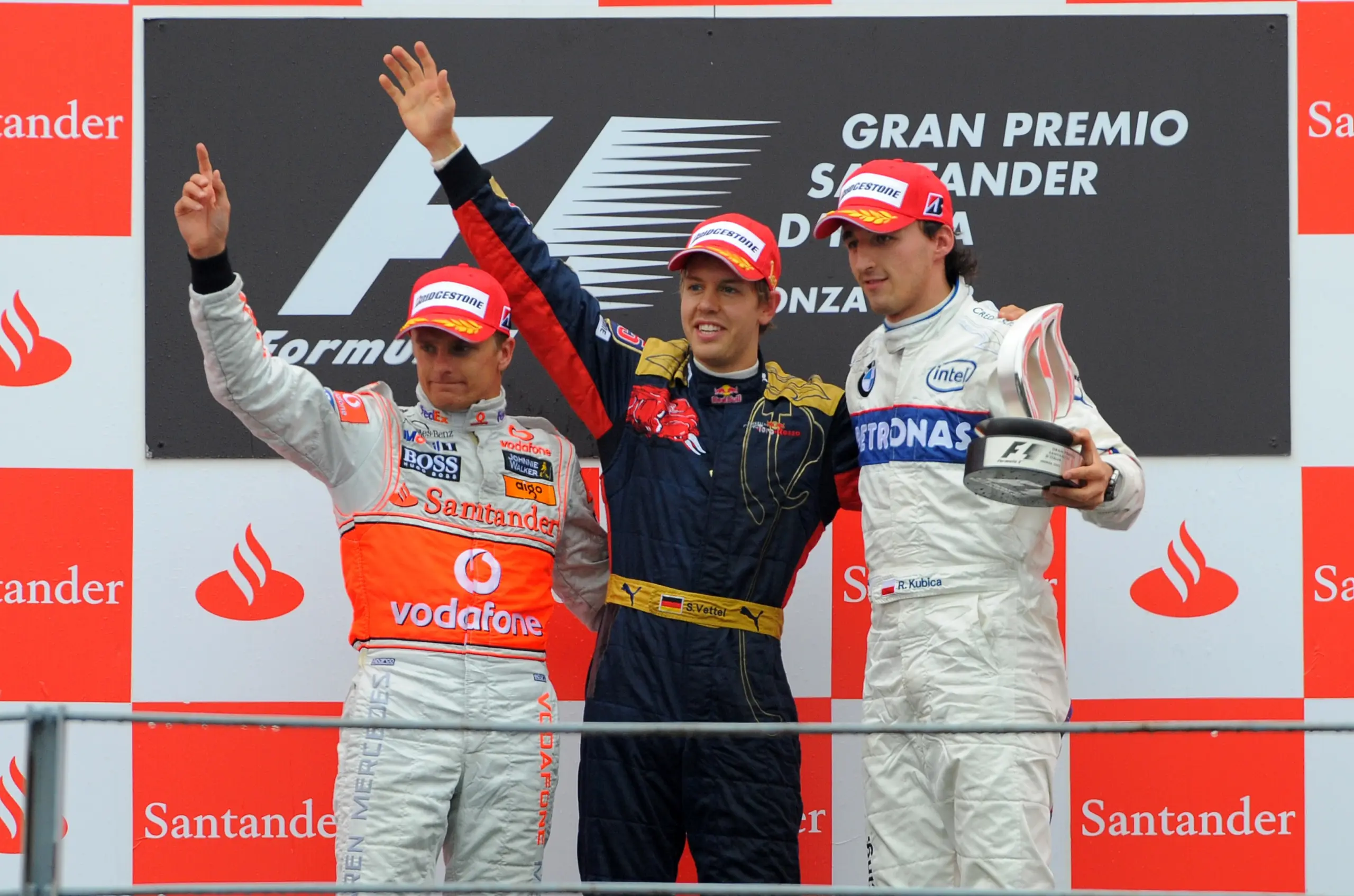 Vettel csodaszámba menő első győzelmét idézte meg a Belga Nagydíj dobogója