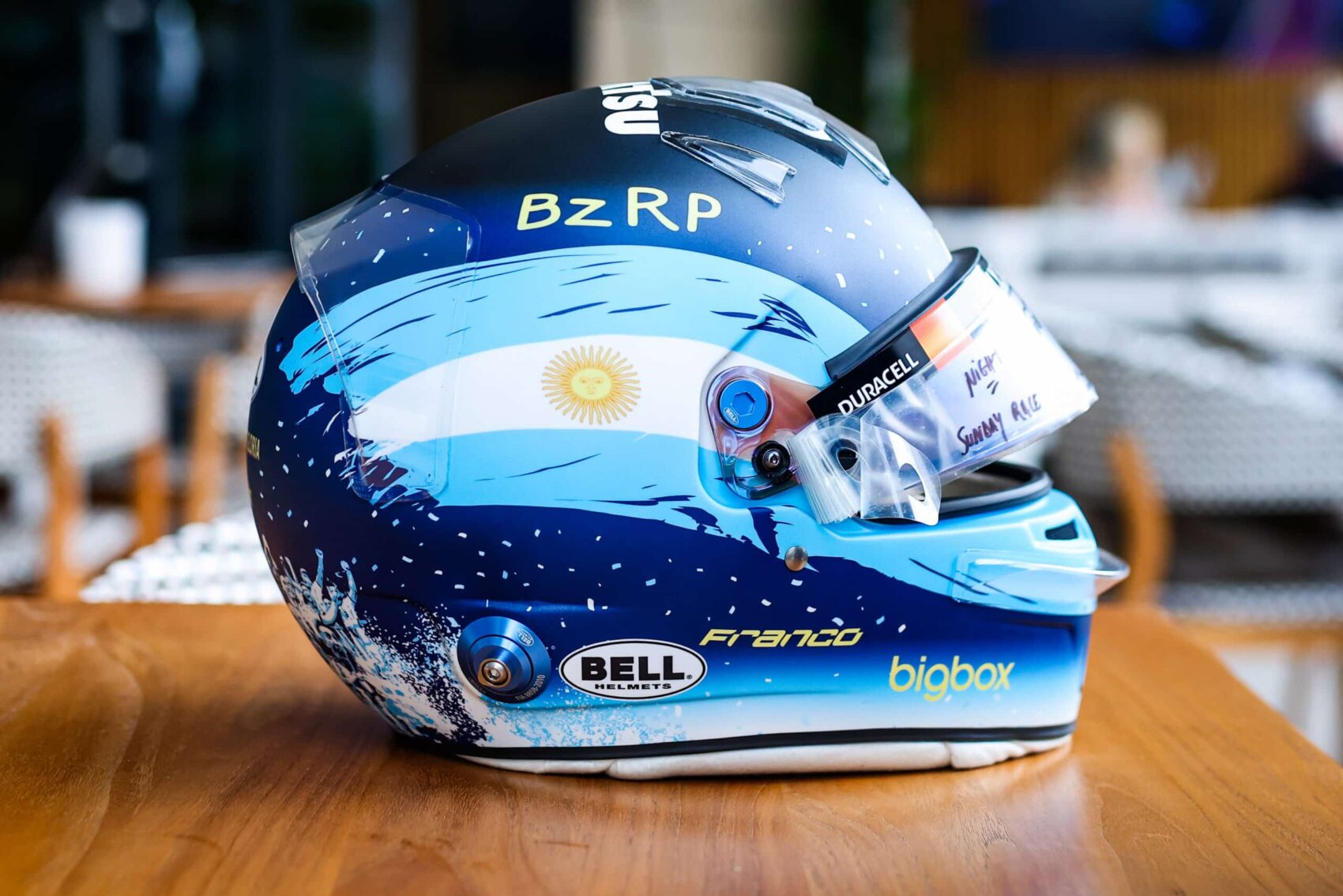 Ajándékot küldött Messinek az egyik F1-es pilóta