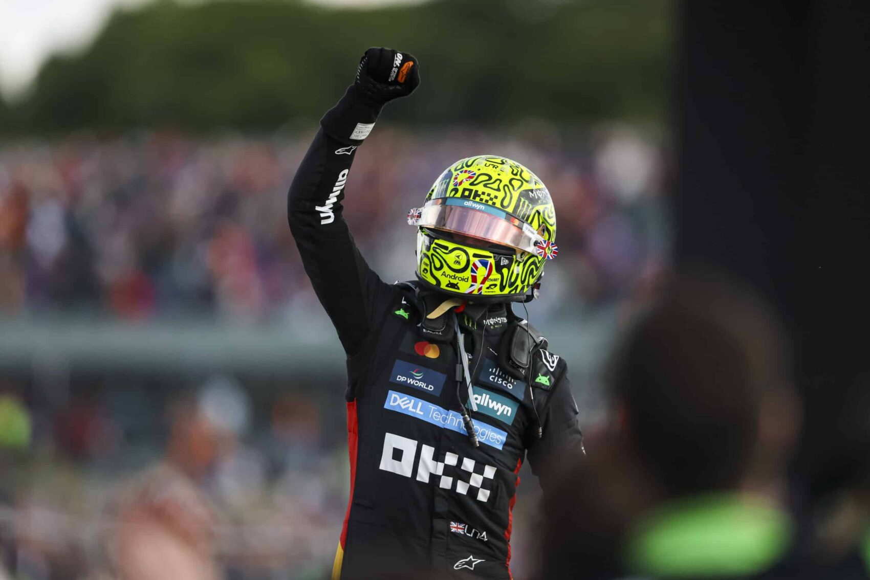 Norris ölébe hullt a győzelem a kaotikus Brit Nagydíjon, Nico Hülkenberg 239 futam után végre dobogós lett