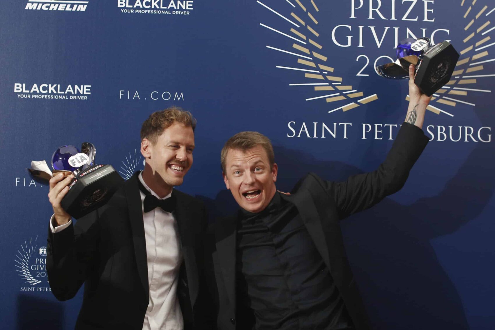 Toto Wolff lepofozta a részeg Kimi Räikkönent, amiért beszólt George Russellnek