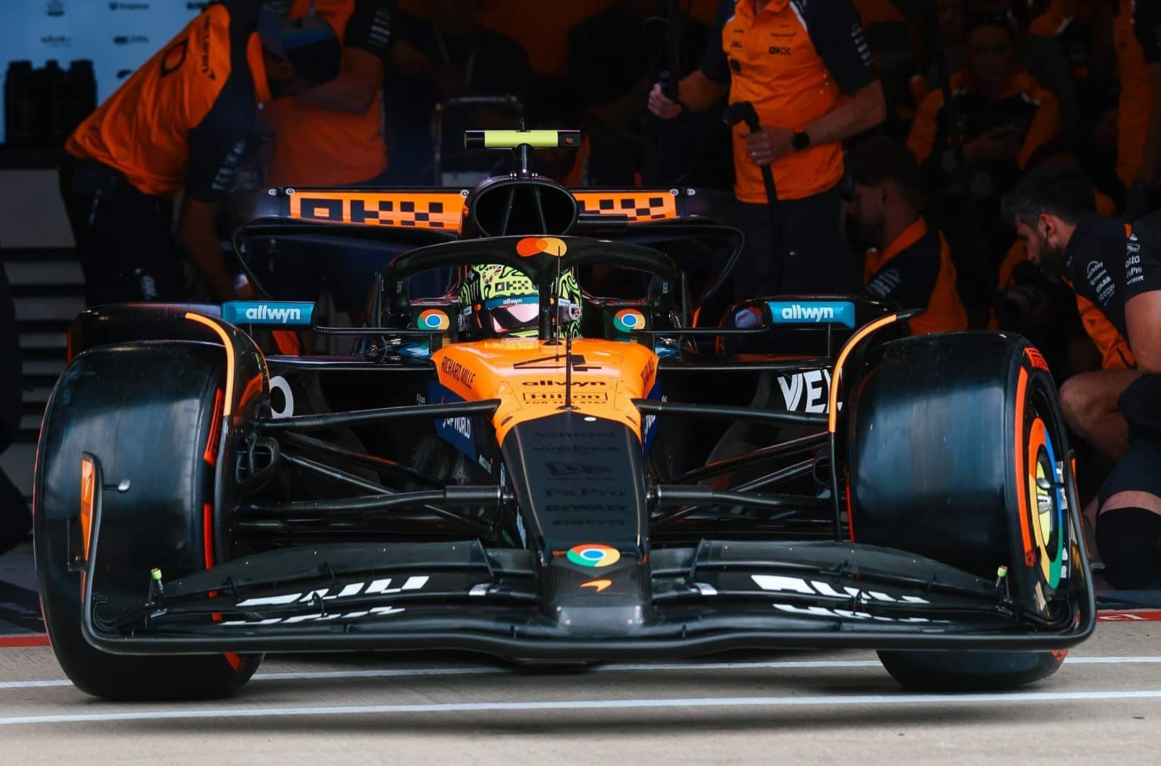 Norris még úgy is a Ferrarit tartja a favoritnak, hogy csak a harmadik sorból rajtolnak