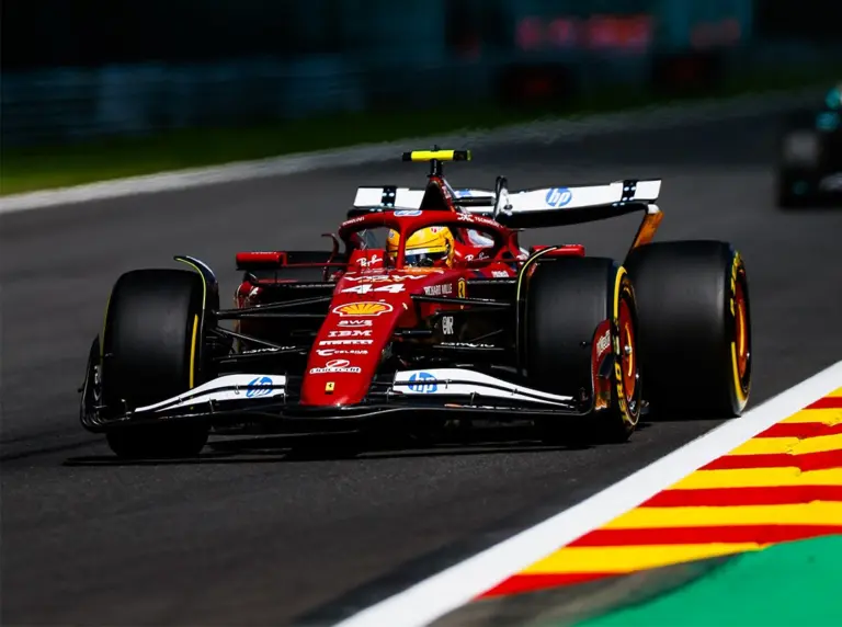 Hamilton egy Leclerc-balesettel magyarázza a saját hibáját