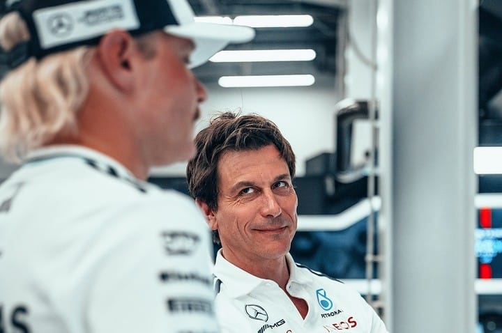 Küszöbön a pilótacsere, az újabb baleset után fölpörögtek az események az F1-es paddockban