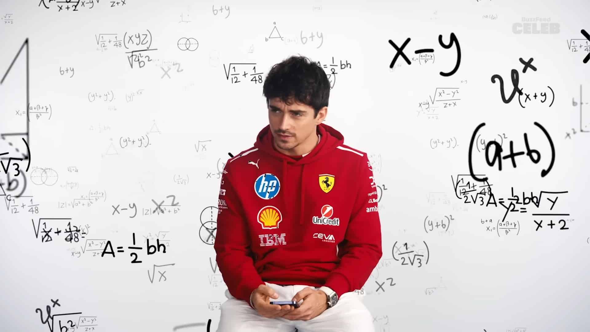 „Ha lefulladsz a sínen, elüt a vonat” – így bukják el az F1-es versenyzők az amerikai KRESZ-vizsgát