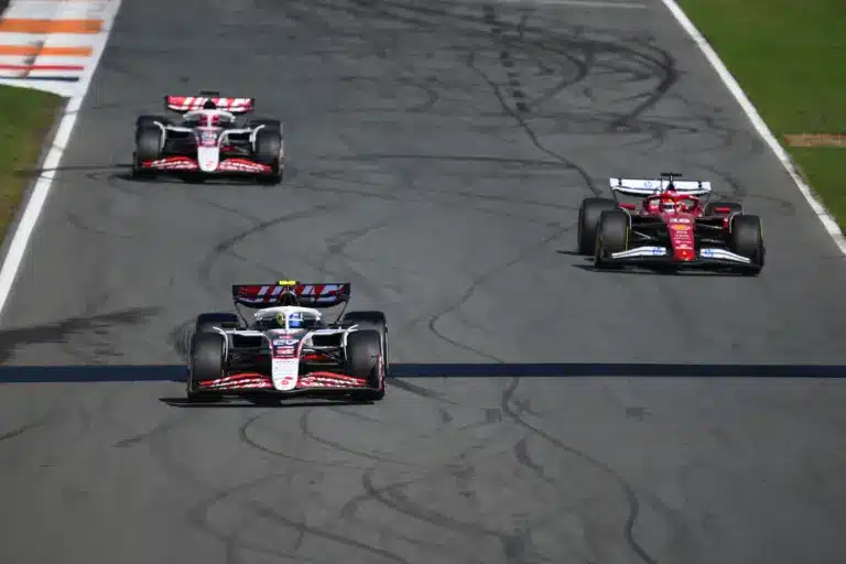 Nem takaróztak be éjszakára, ezért megbüntethetik a szenvedő F1-es csapatot