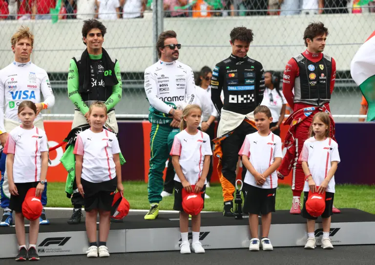 Beindult egy másfajta bemutatószezon is a Forma–1-ben