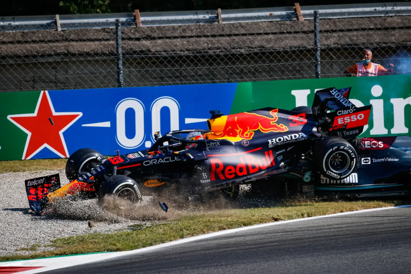 A Ferrarinál hisznek, de nem ártana egy Verstappen–Hamilton ütközéshez hasonló incidens